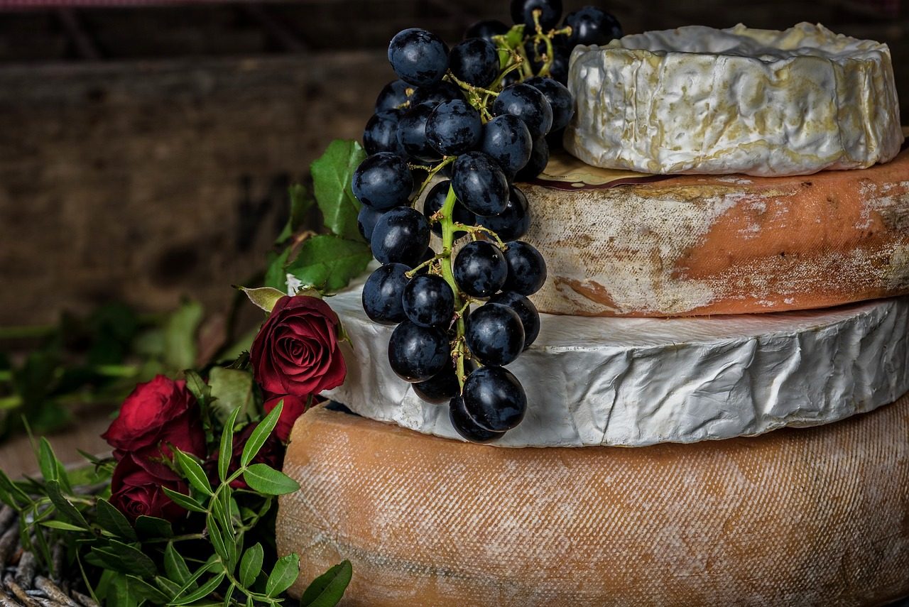 cheeses, grapes, fruits, food, nature, dairy, flower background, red roses, delicious, assortment, fresh, healthy, roses, flowers, natural, fresh food, fresh fruits, sweet, healthy food, beautiful flowers, cheese wheels, flower wallpaper, assorted cheeses, still life